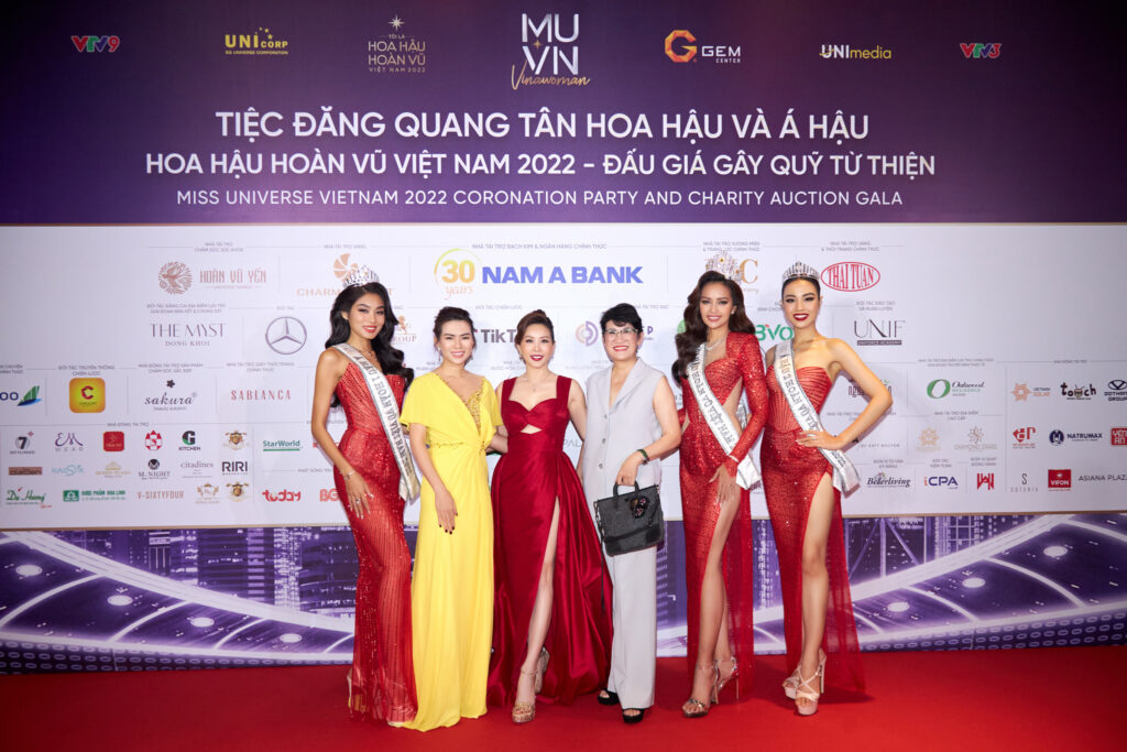 Ms. Ashley Ngo - Chủ tịch AR GROUP cùng TOP 3 Miss Universe Vietnam 2022